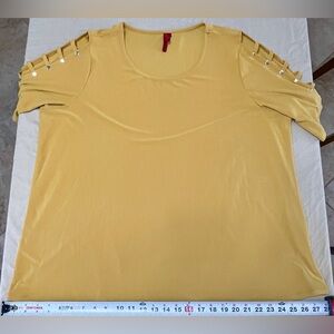 Love Scarlett Yellow Studded Lattice Short Sleeve Blouse, Scoop Neck, Plus 2X